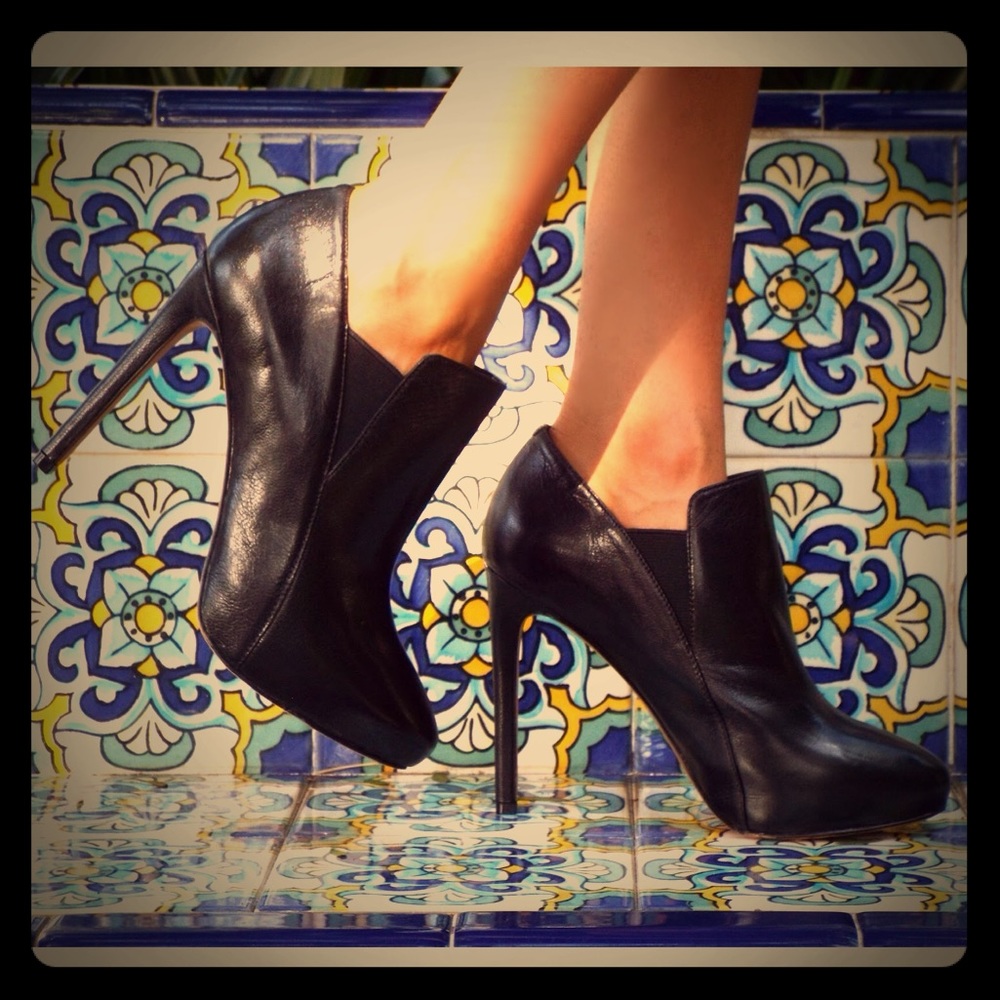Nine West Black Leather Booties